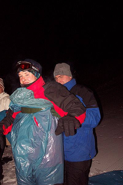 Martin wartet immer noch, der Anzug mu schon gerichtet werden.