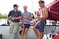 Die 3 arbeiten an den Biervorr�ten.